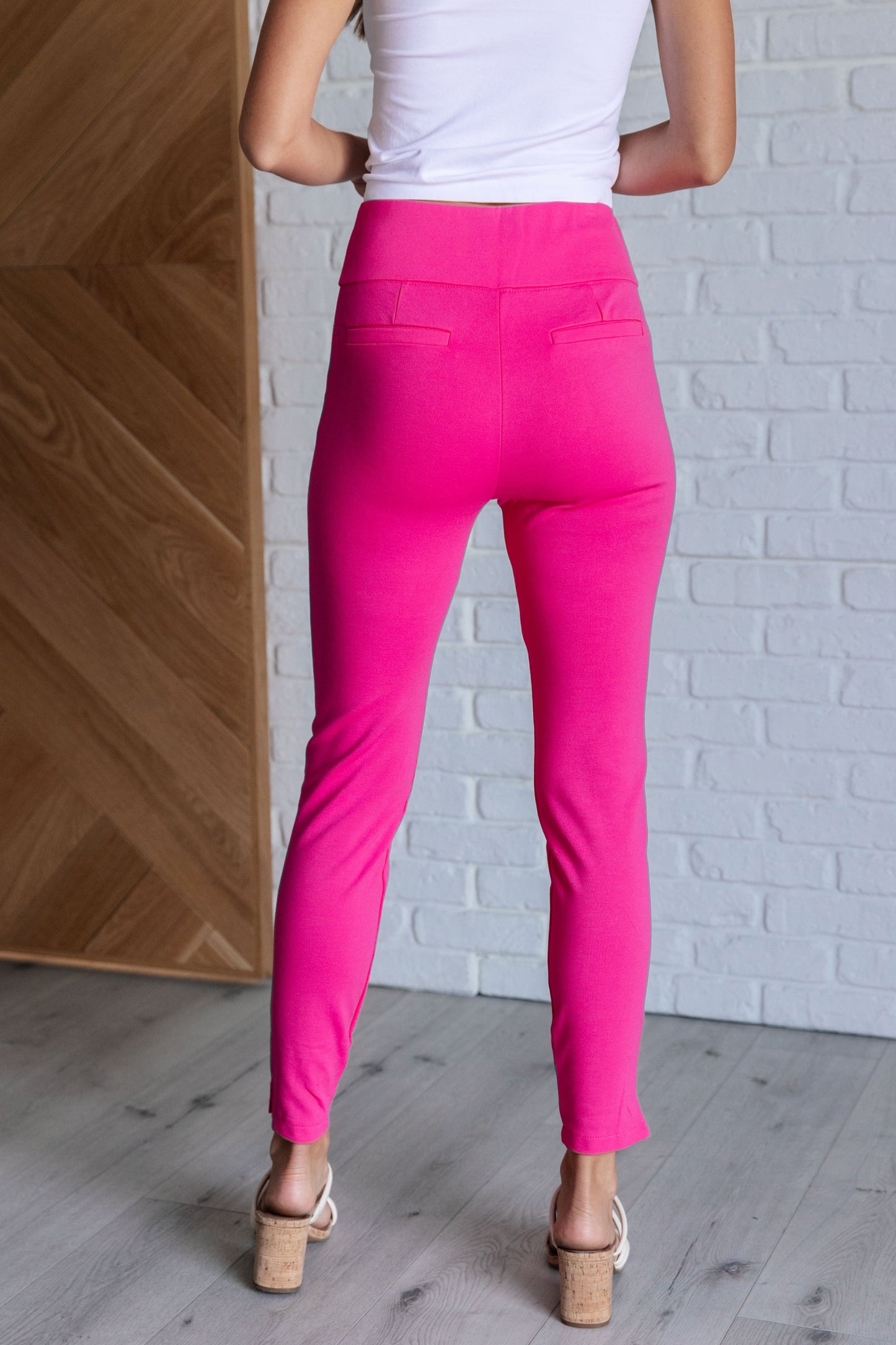 Magic Skinny 28" Pants in Hot Pink